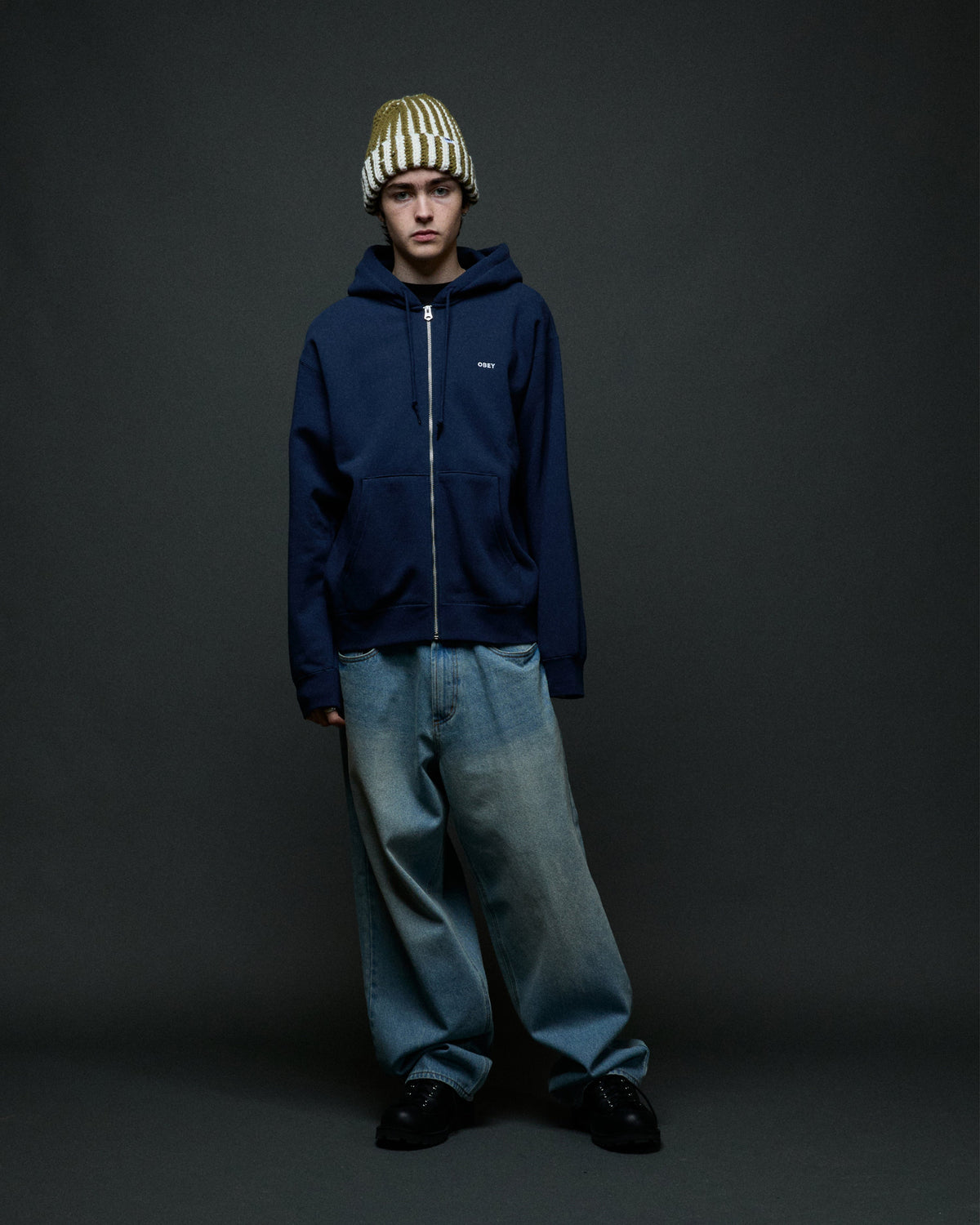 EST. WORKS BOLD ZIP HOOD - Image 5